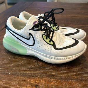 Nike Joyride Dual Run Size 8